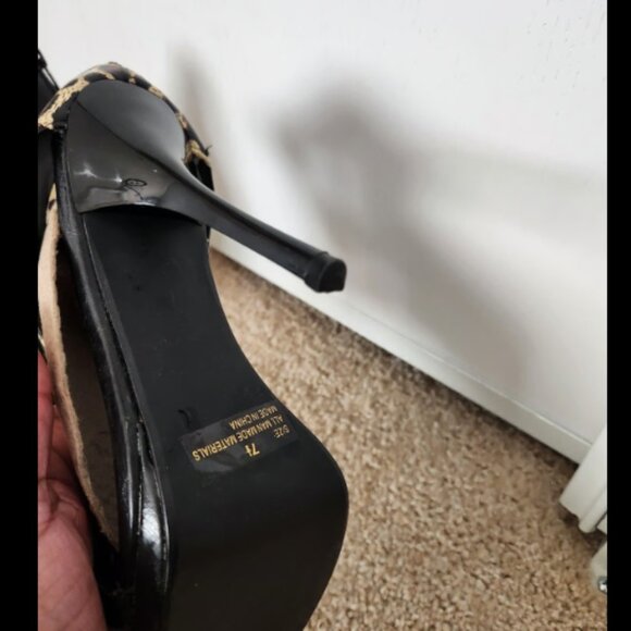 UNIQUE CUT OUT leopard heels - Picture 5 of 6